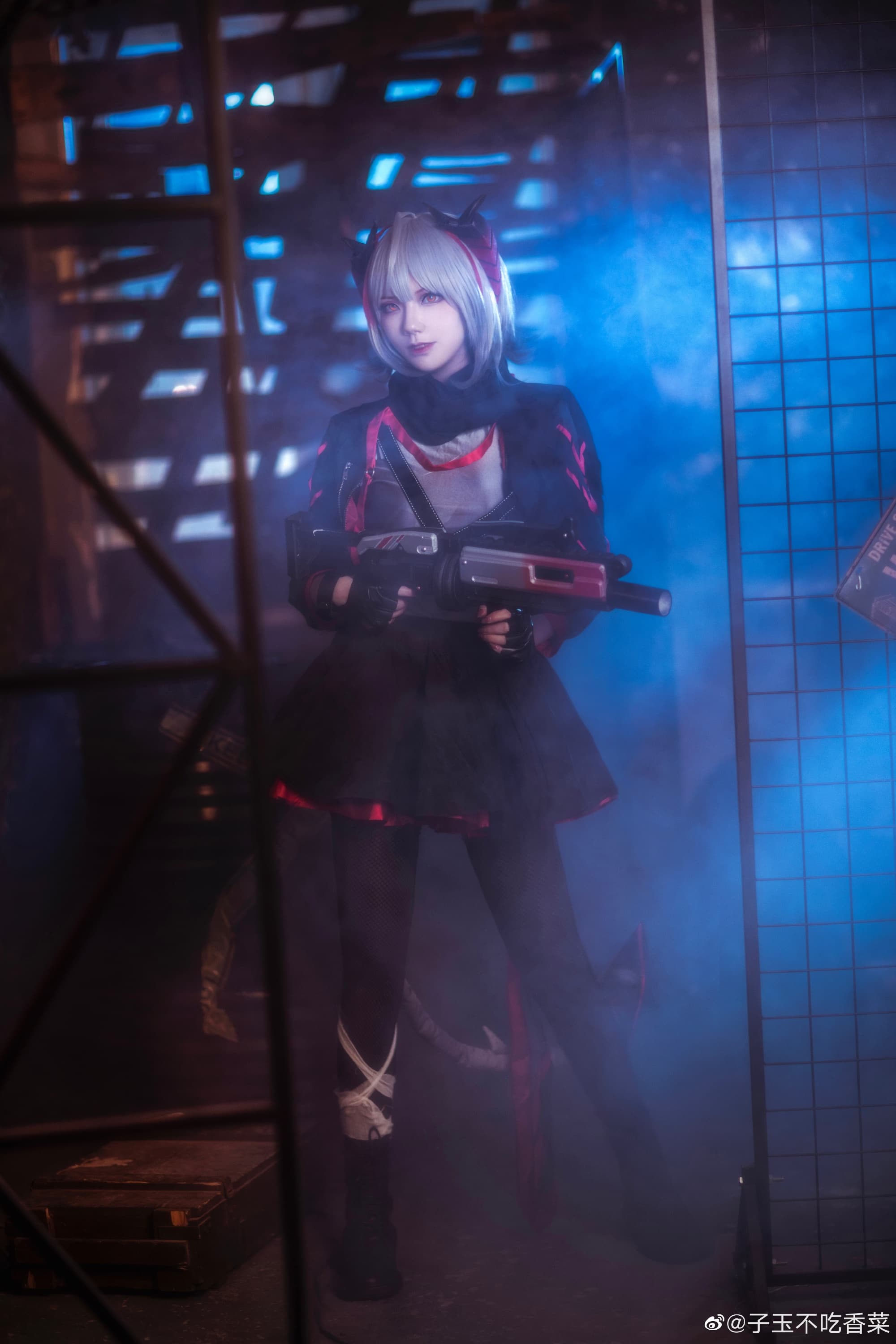 【COS】对了，有个意料之外的损失—W死了 明日方舟w@子玉不吃香菜 COSPLAY-第2张